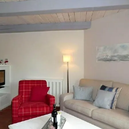 In Borgsum With Swimming Pool